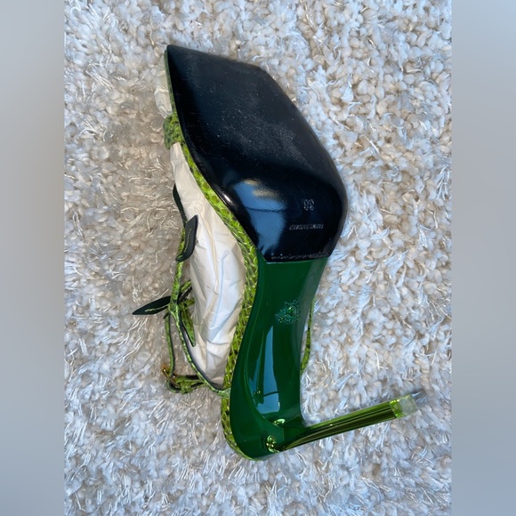 Sandales en cuir gaufré. Green Leaf Python Versace. - Picture 7 of 9